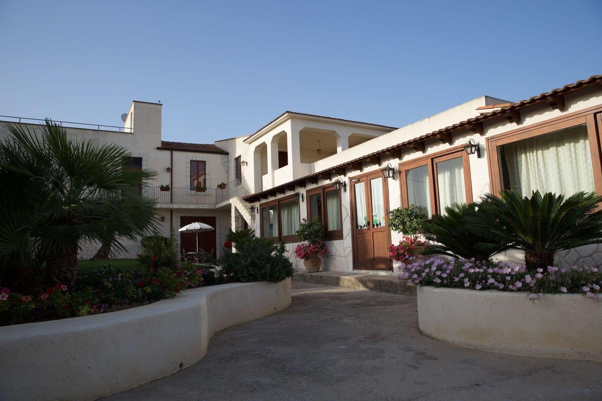 Le Zarafe Villa Ribera Bagian luar foto